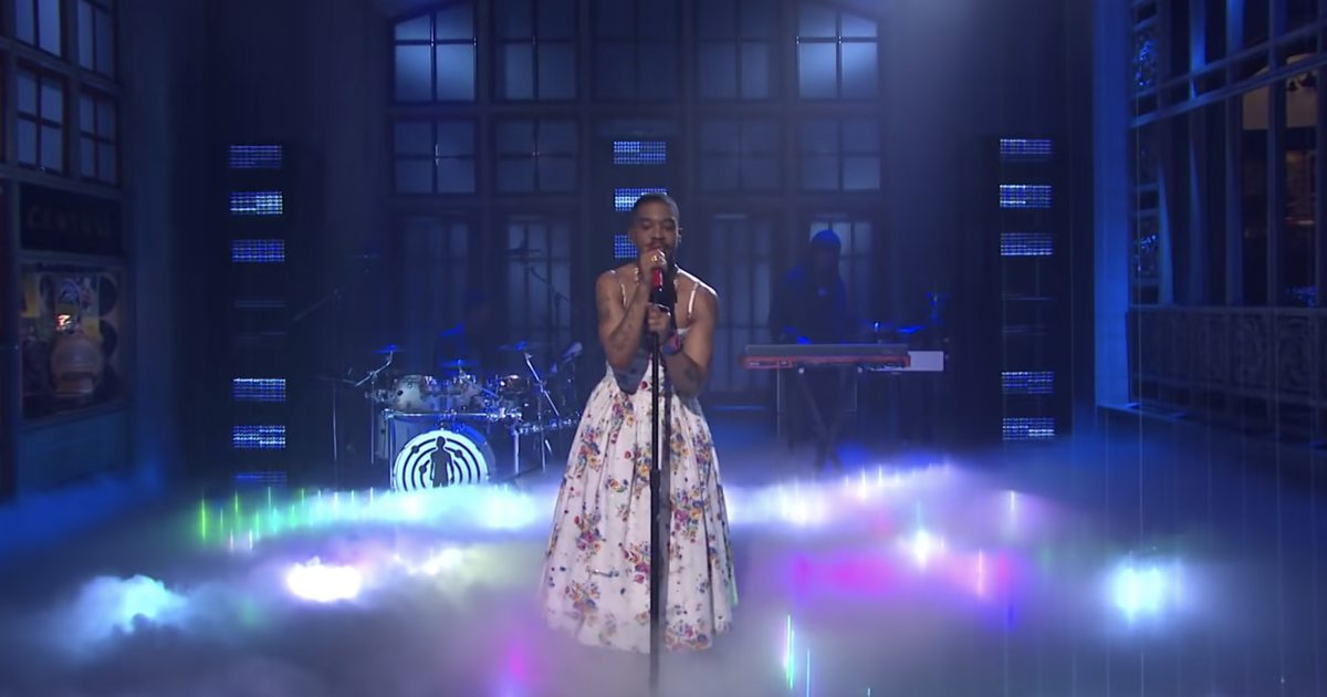 kid cudi dress SNL: Kid Cudi celebrated after performing in floral dress