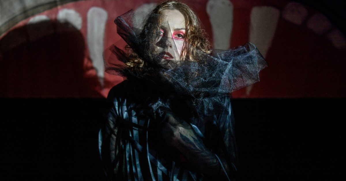 Emma Ruth Rundle shares a vision for the dispensation of the billionaire class in the form of new single Enough Emma Ruth Rundle shares a vision for the dispensation of the billionaire class in the form of new single Enough