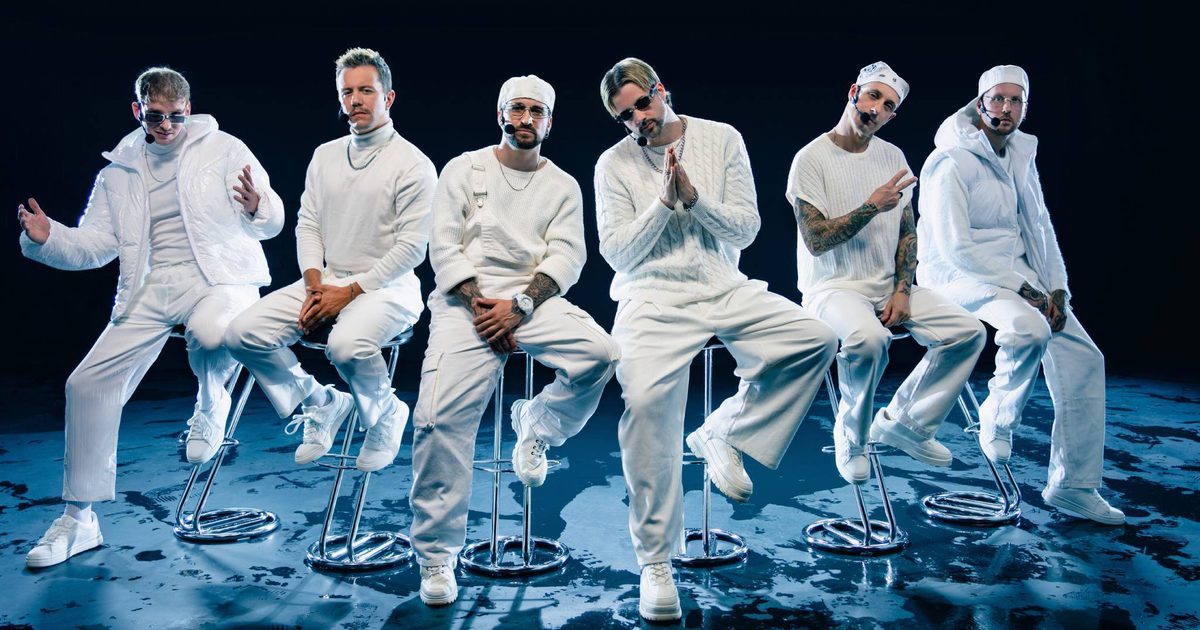 Format Pop Promo Electric Callboy mash up ‘90s pop and deathcore on new… | Kerrang!